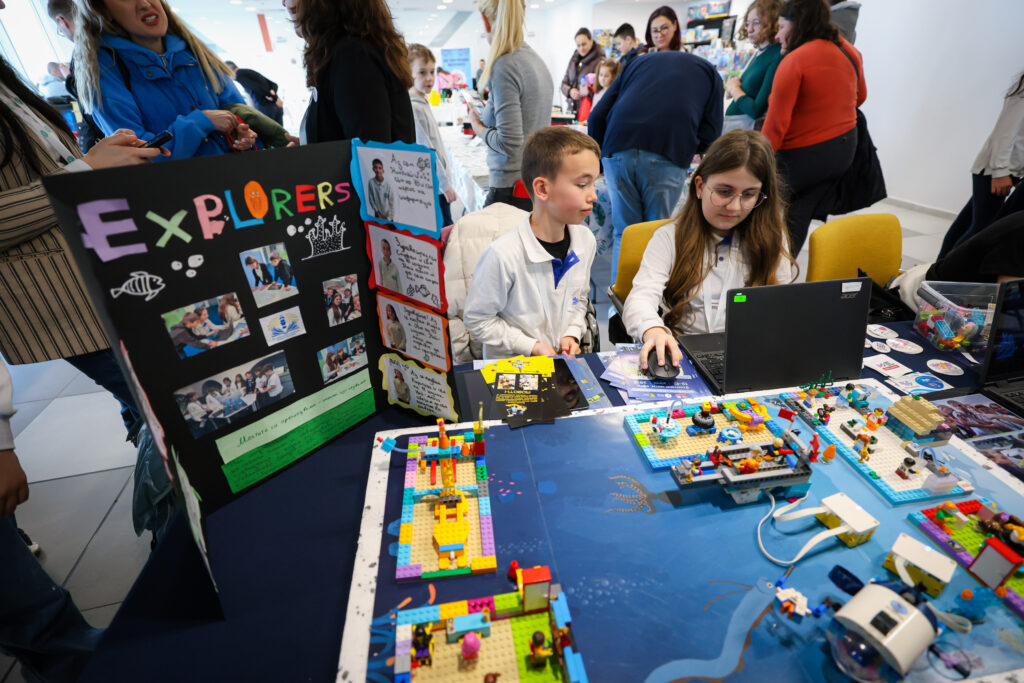 Проект на деца от FIRST LEGO League Explore, сезон DIVE
