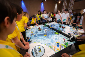 Кадри от FIRST® LEGO® League през 2025 година.